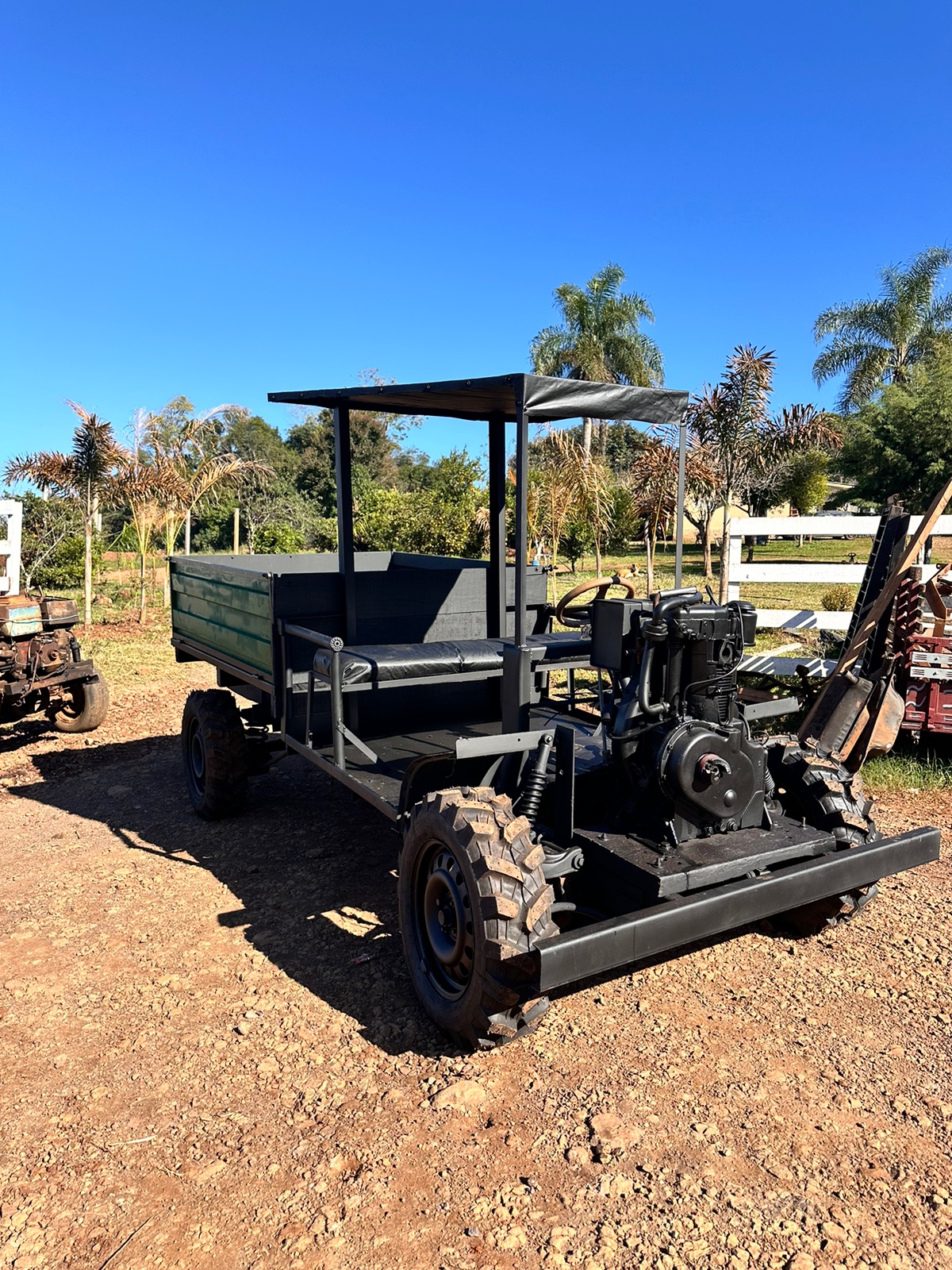 Carreta agrícola 4x2 diesel 1 pistão